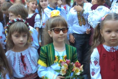 Діанка Патерега в колі нових друзів. Львів, 01.09.2016 р